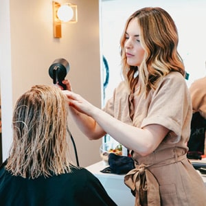 Hair styling in Kankaria